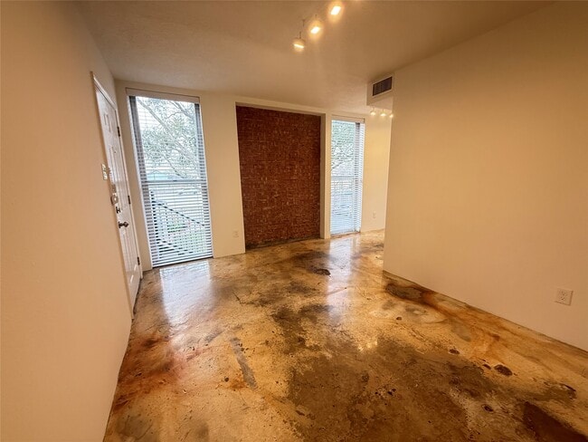 Building Photo - 1112 Lawrence St