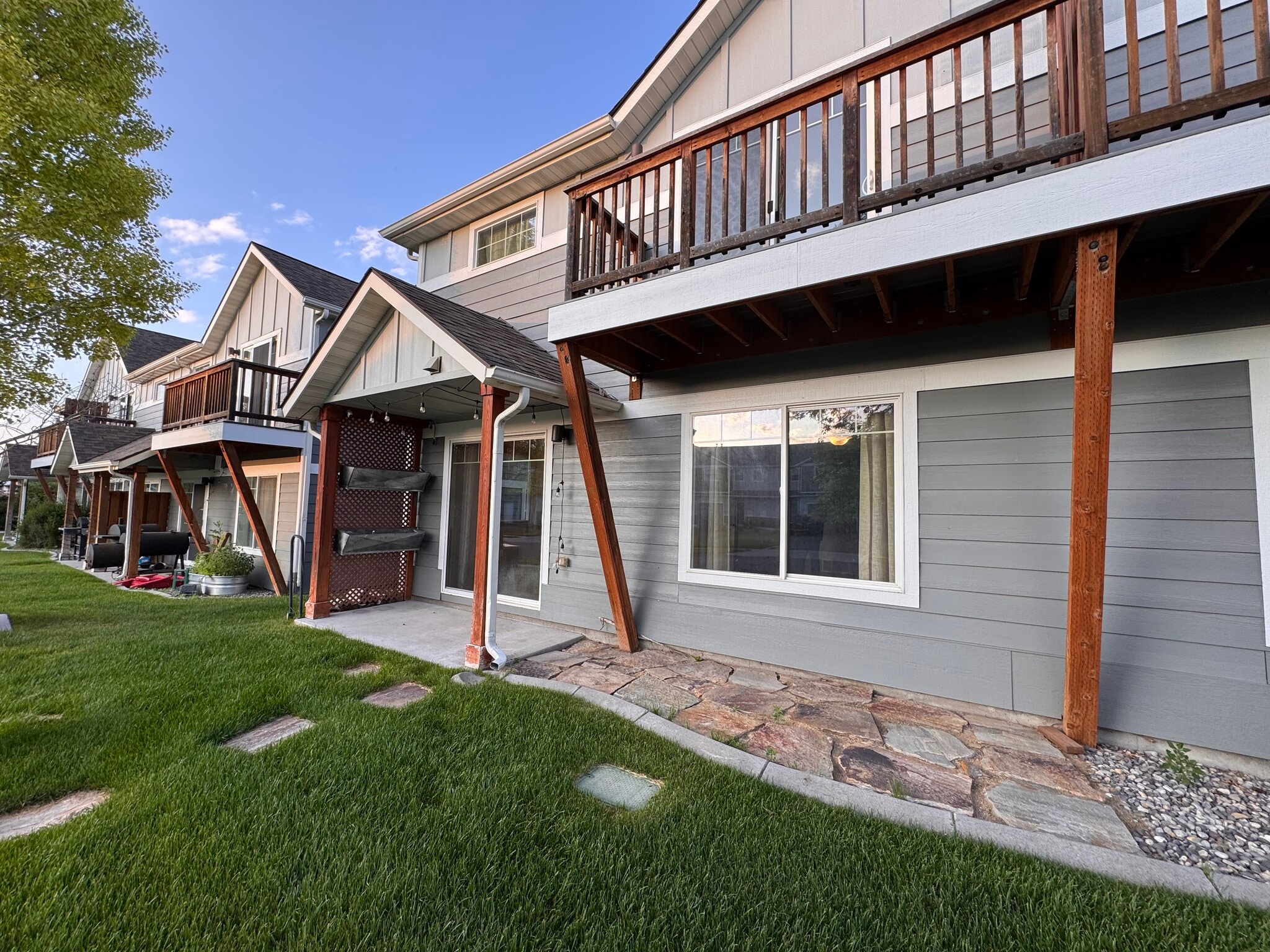 Garden Boxes - 5485 Glenellen Dr