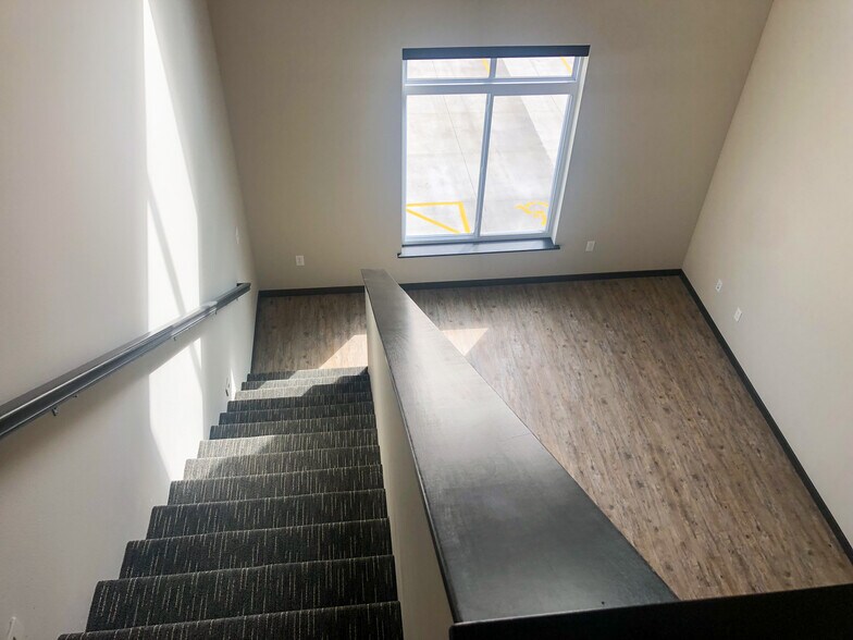 Building Photo - 950 Commercial St