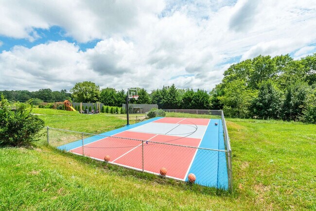 Building Photo - 2224 Brevard Rd