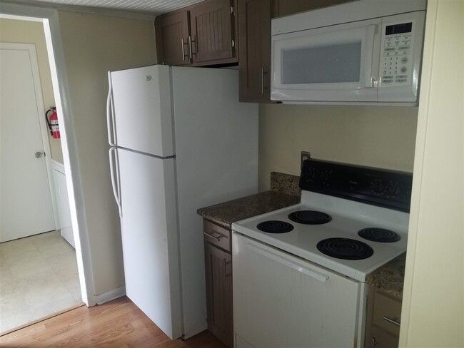 Building Photo - 209 Westwood Dr