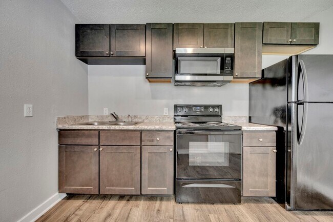 Building Photo - Adorable 1 bed 1 bath - Central air/heat, updated