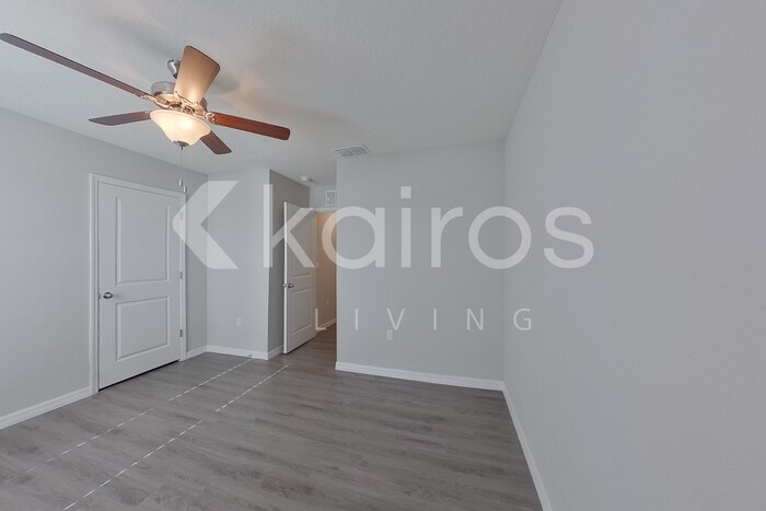 Building Photo - 8624 SW 44th Ct