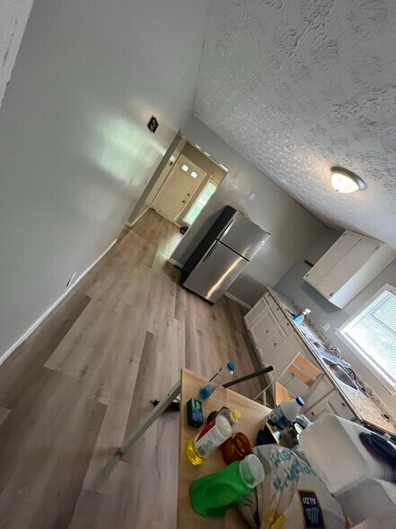 Building Photo - 3034 Churchill St