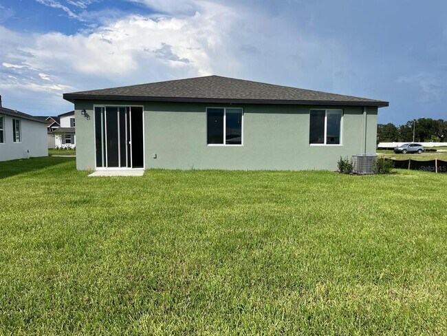 Building Photo - 2070 Rosewood Dr