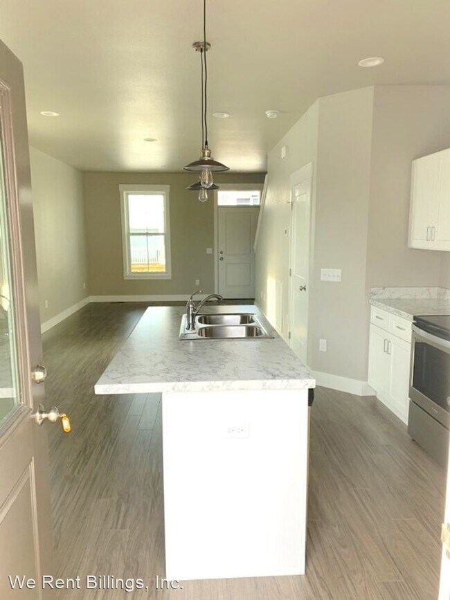 Building Photo - 2 br, 2.5 bath House - 6014 Farmstead