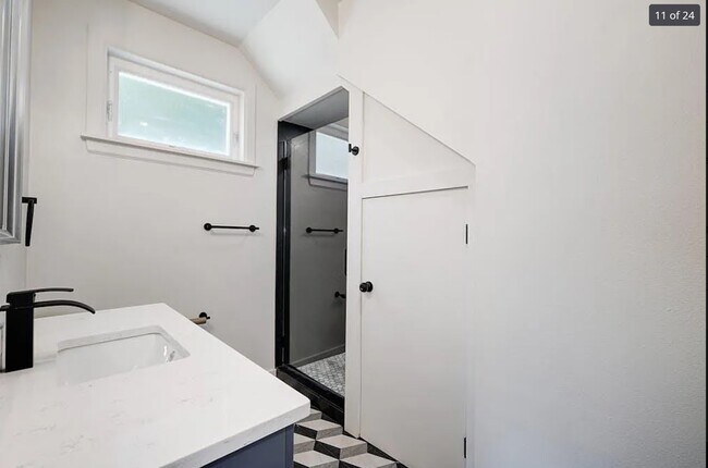 Building Photo - 4718 Depew Ave