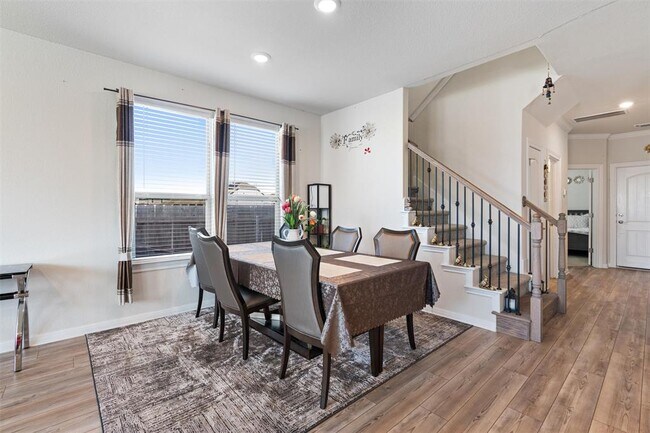 Building Photo - 113 Yellow Thistle Cv