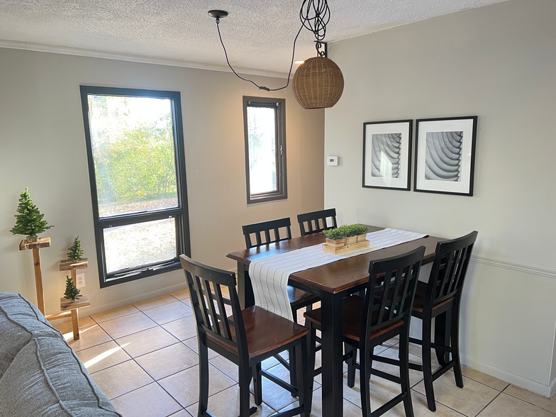 Dining Room - 3645 Belmont Rd