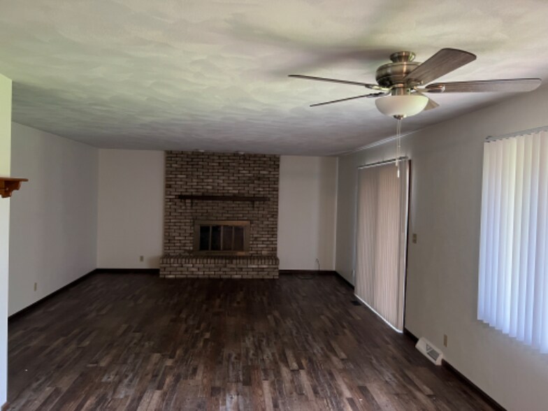 Building Photo - 5626 Pepper Dr