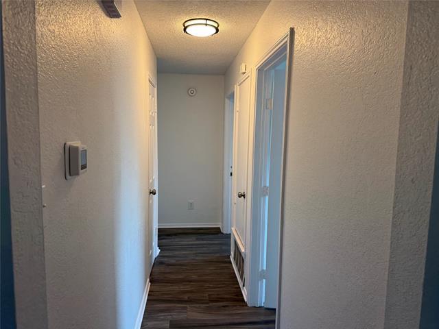 Building Photo - 206 E Ridgegate Dr