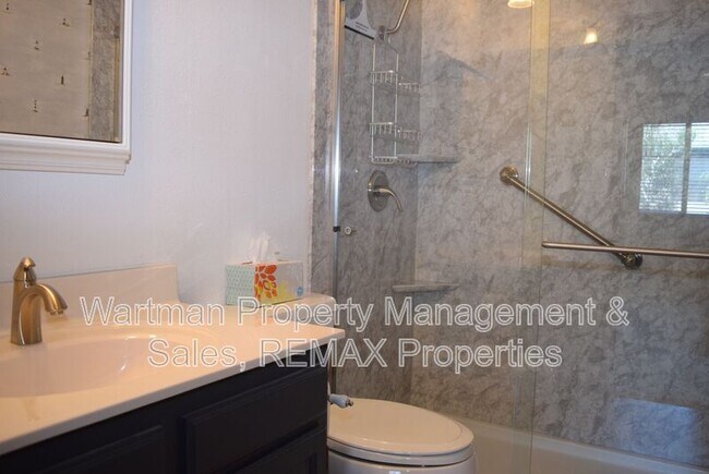 Building Photo - 2860 Frazier Ln
