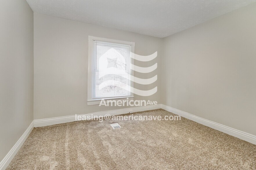 Building Photo - 1216 S 32nd St