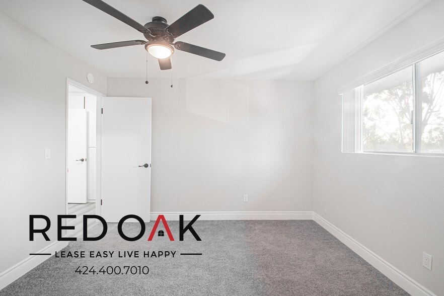 Building Photo - 821 N Wilcox Ave