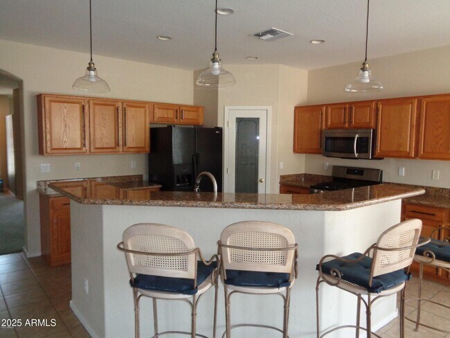 Building Photo - 43612 Sparks Ct