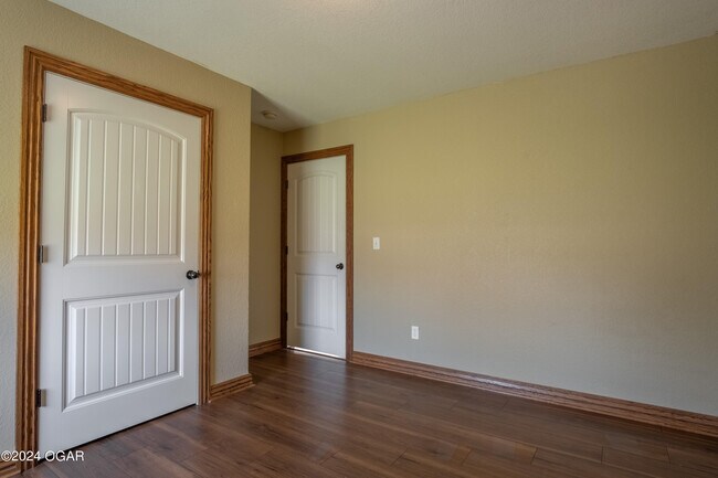 Building Photo - 715 Derek Ct