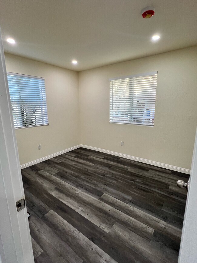 Building Photo - 1529 Duarte Pl