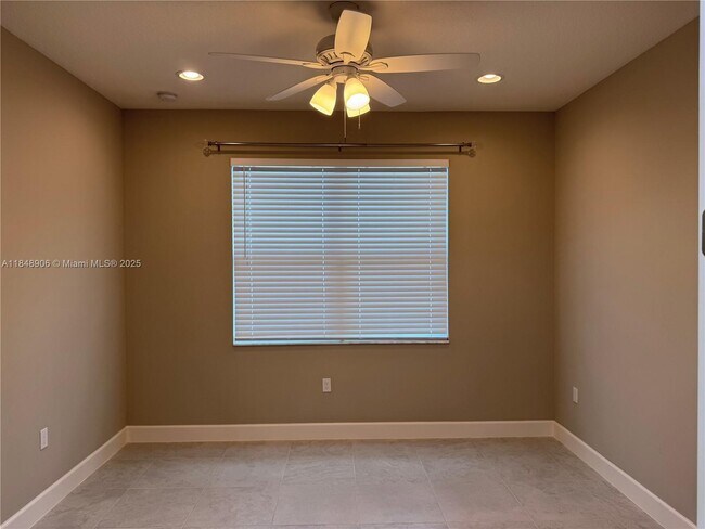 Building Photo - 12780 SW Clear Water Way