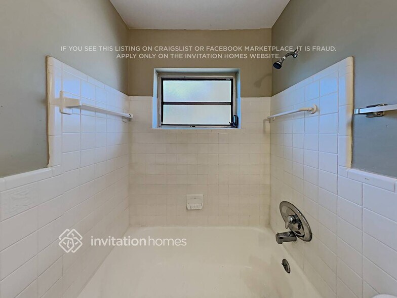 Building Photo - 913 Cochran Dr