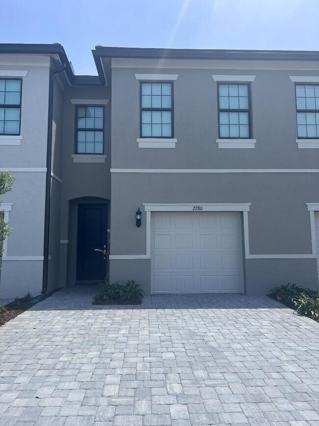 Building Photo - 2280 Appleton Cir S