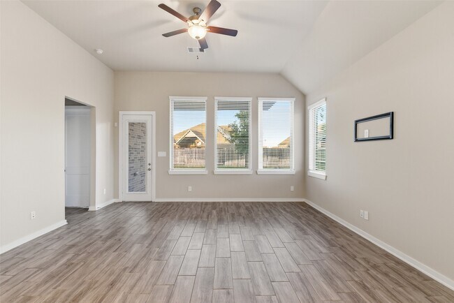 Building Photo - 9515 Willard Dr