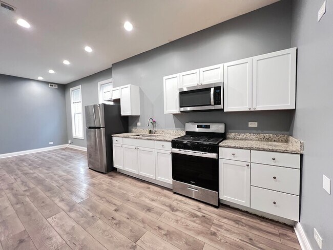 Building Photo - 7057 S Normal Blvd