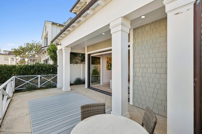 Building Photo - 503 L St