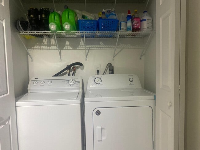 Building Photo - 2221 W 52nd St