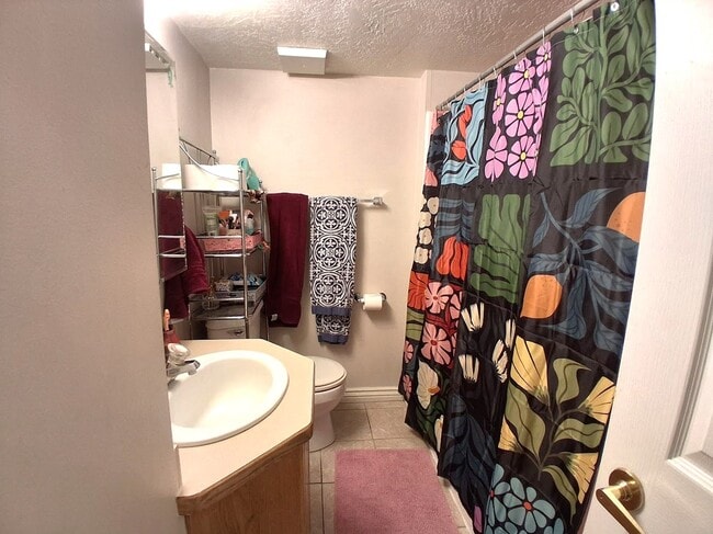 Building Photo - 1559 N 550 W