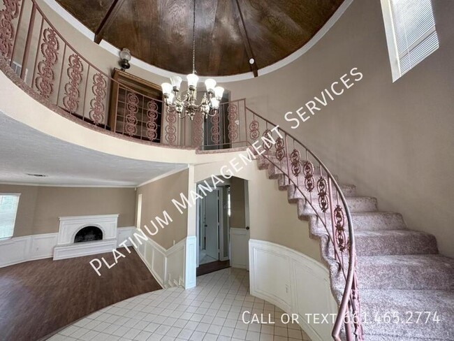 Building Photo - 404 Fairway Dr