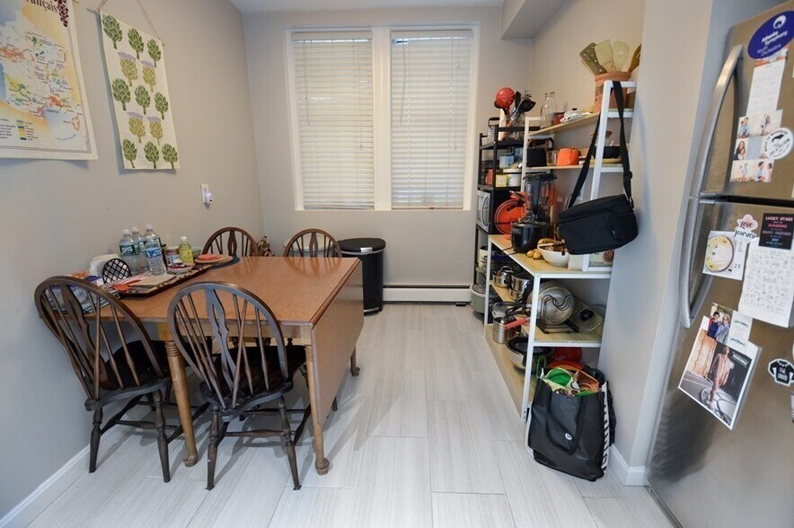 Building Photo - 22 Sutherland Rd