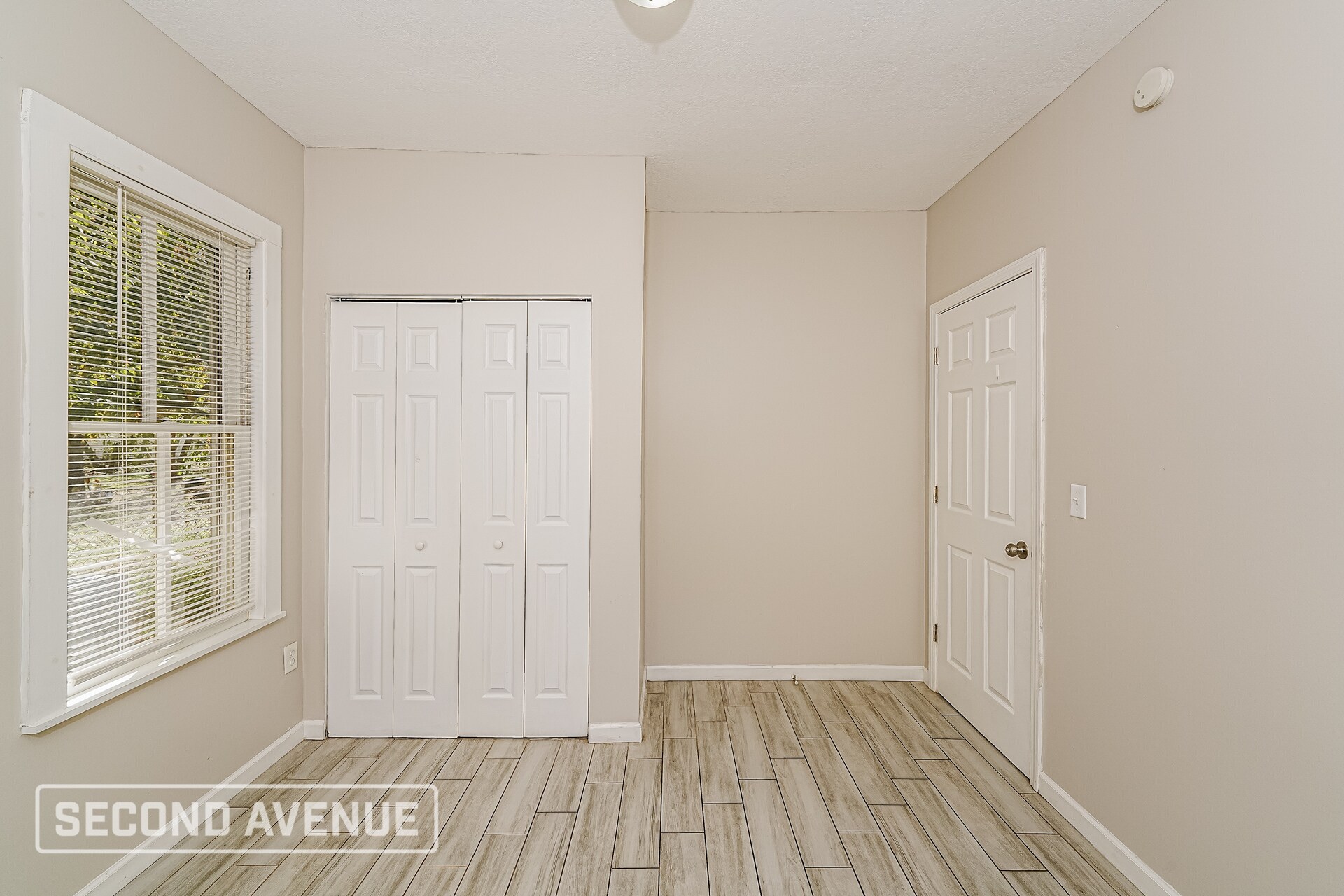 Building Photo - 544 7th St S