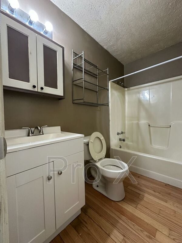 Building Photo - 111 Elm St