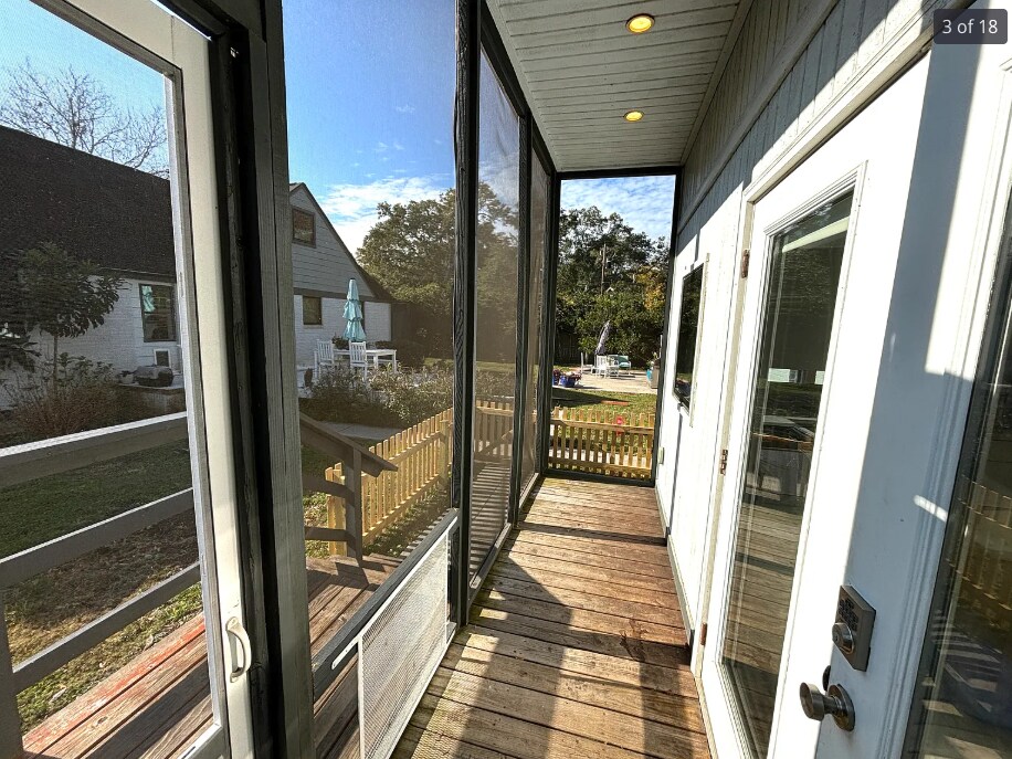 Building Photo - 542 Yale Dr