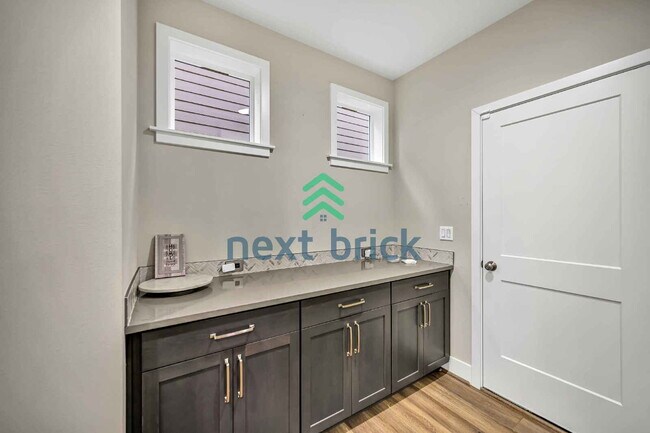 Building Photo - Stunning 4-Bedroom, 3-Bathroom East-Facing Cul-De-Sac Home in Laterra Estates