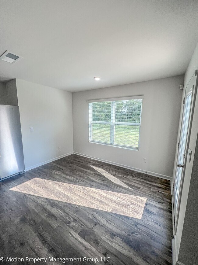 Building Photo - For Rent – Spacious 4 Bed / 3.5 Bath Home ...