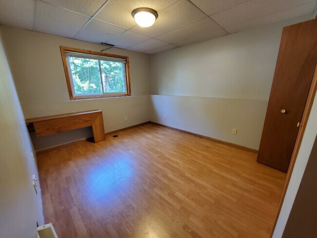 Building Photo - Gopher Nation Check out this 5 bedroom house with TWO massive living rooms _ Video Tour