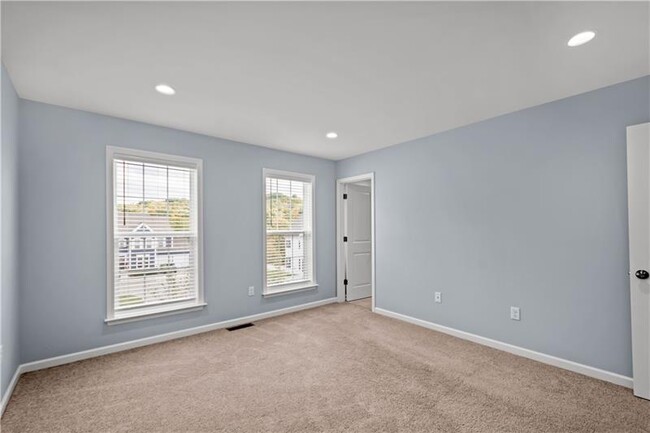 Building Photo - 2116 Westcott Ln