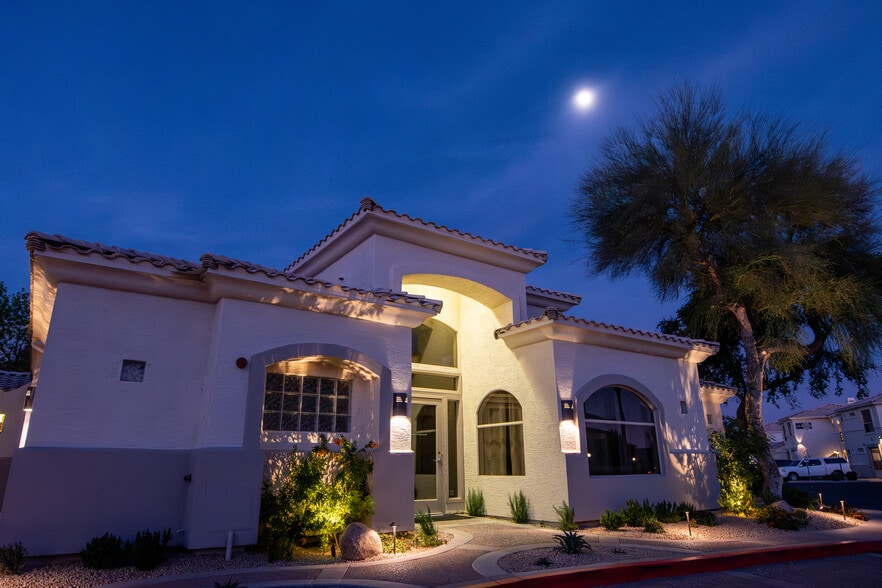 Building Photo - 9550 E Thunderbird Rd