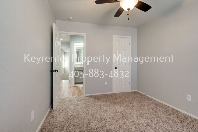 Building Photo - 429 Belmont Dr