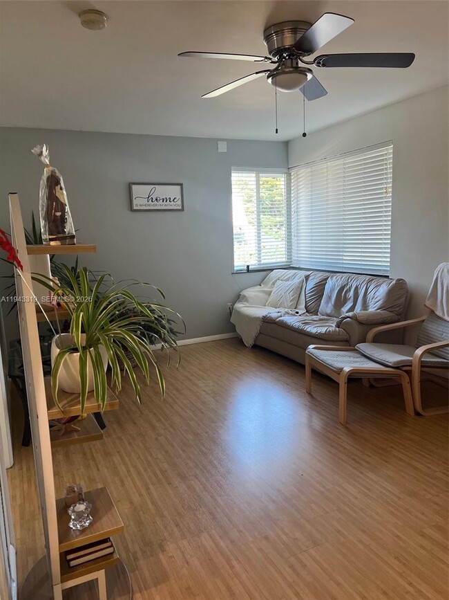 Building Photo - 225 SE 16th Ave