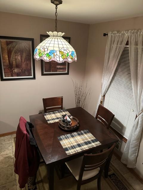 Building Photo - 8 Colonial Ct