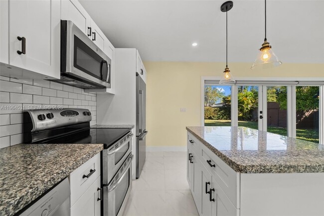 Building Photo - 6851 SW 48th Terrace