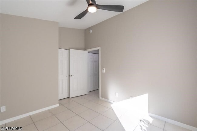 Building Photo - 1704 Royal Cir