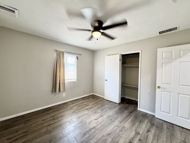 Building Photo - Adorable 3BD Vintage Henderson home for rent! MOVE IN SPECIAL - 1 month free!