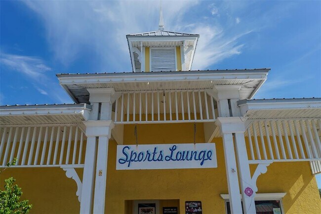 Building Photo - 4216 Plumosa Terrace