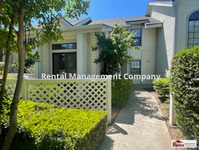 Primary Photo - Quiet, Big Condo