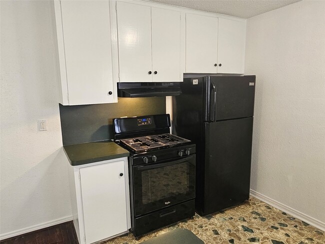 Building Photo - 113 E Forrest Ln