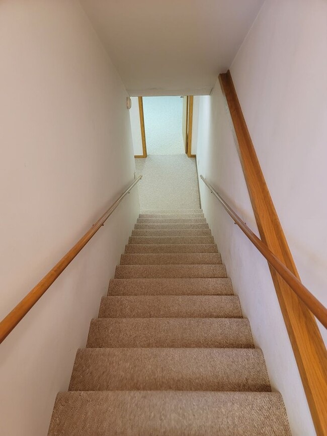 Building Photo - 1831 Rapids St