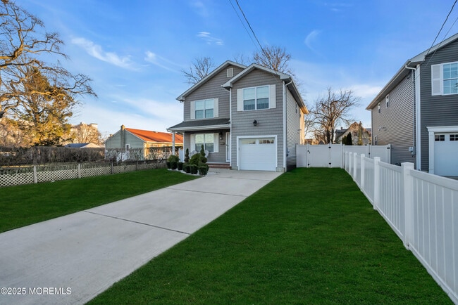 Building Photo - 132 Chelton Ave